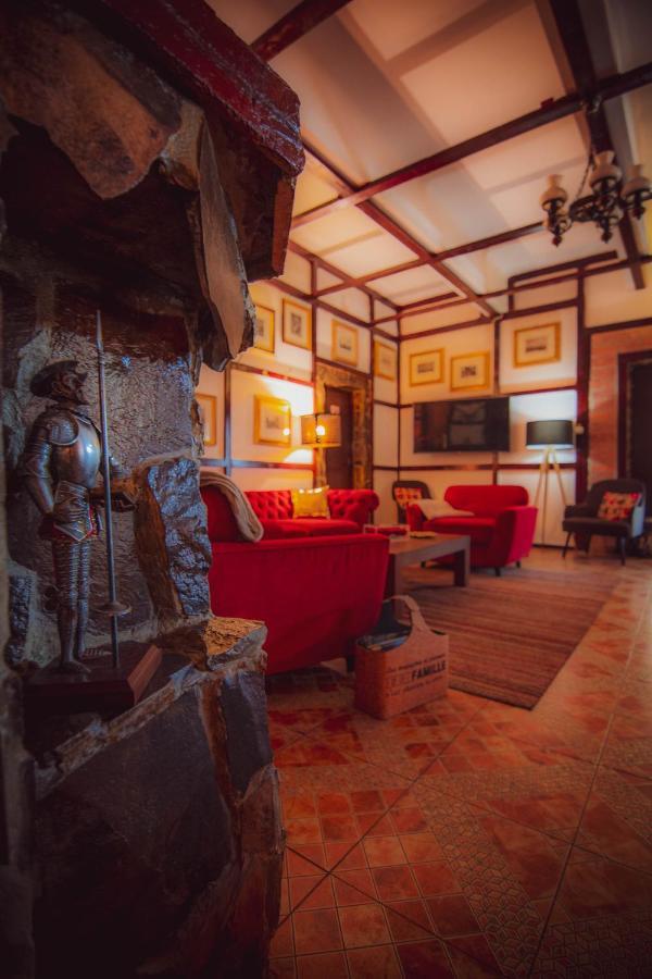 Vila Hunter Vip Reghin Exteriér fotografie